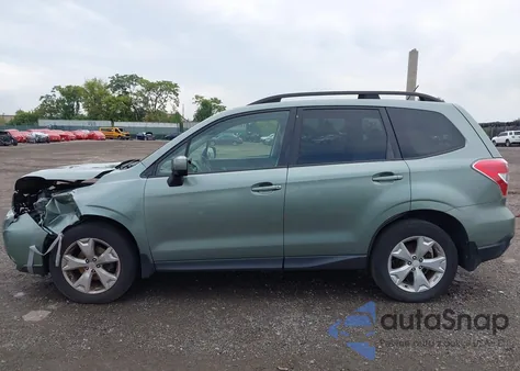 2015 Subaru Forester 2.5I Premium из США, поврежденный, VIN JF2SJADC2FH498133